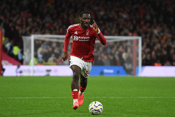 数名通过青 数名通过青